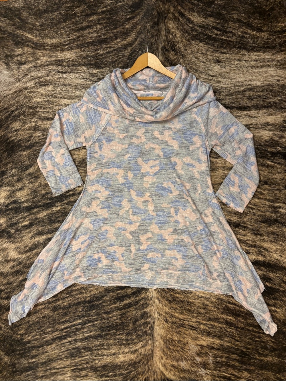 Kensie Performance Women’s Lightweight Cowl Neck Tunic, Size Small, Pink Camo